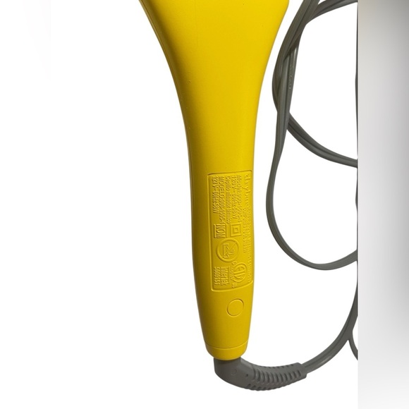 Drybar The Brush Crush Heated Straightening Brush – Yellow with Box - Picture 5 of 10